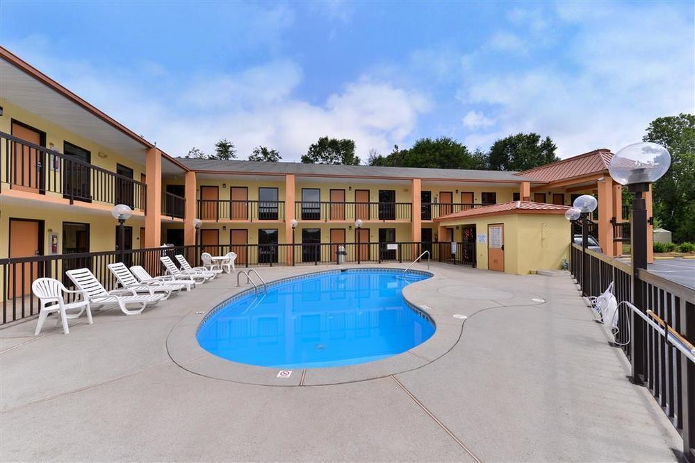 Quality Inn Commerce At I-85 Facilities photo
