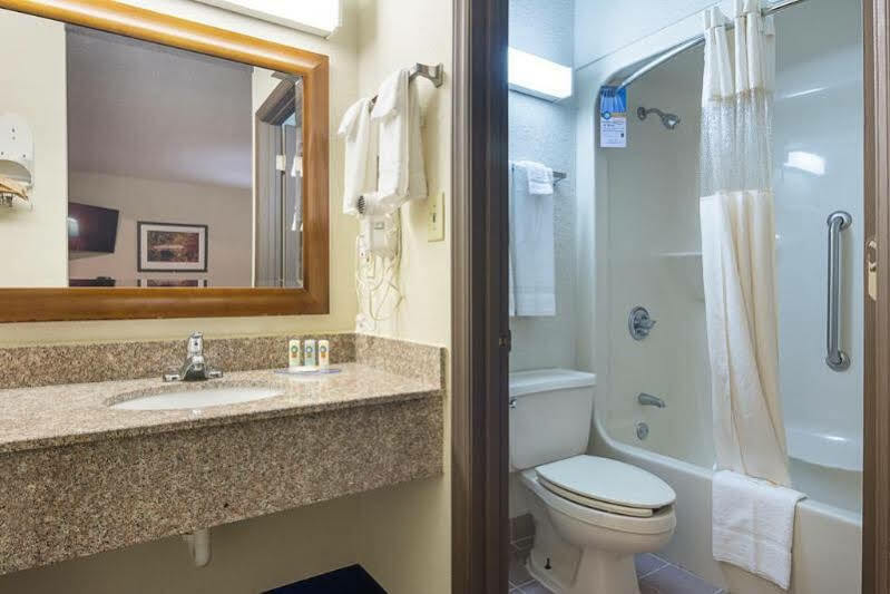Quality Inn Commerce At I-85 Exterior photo